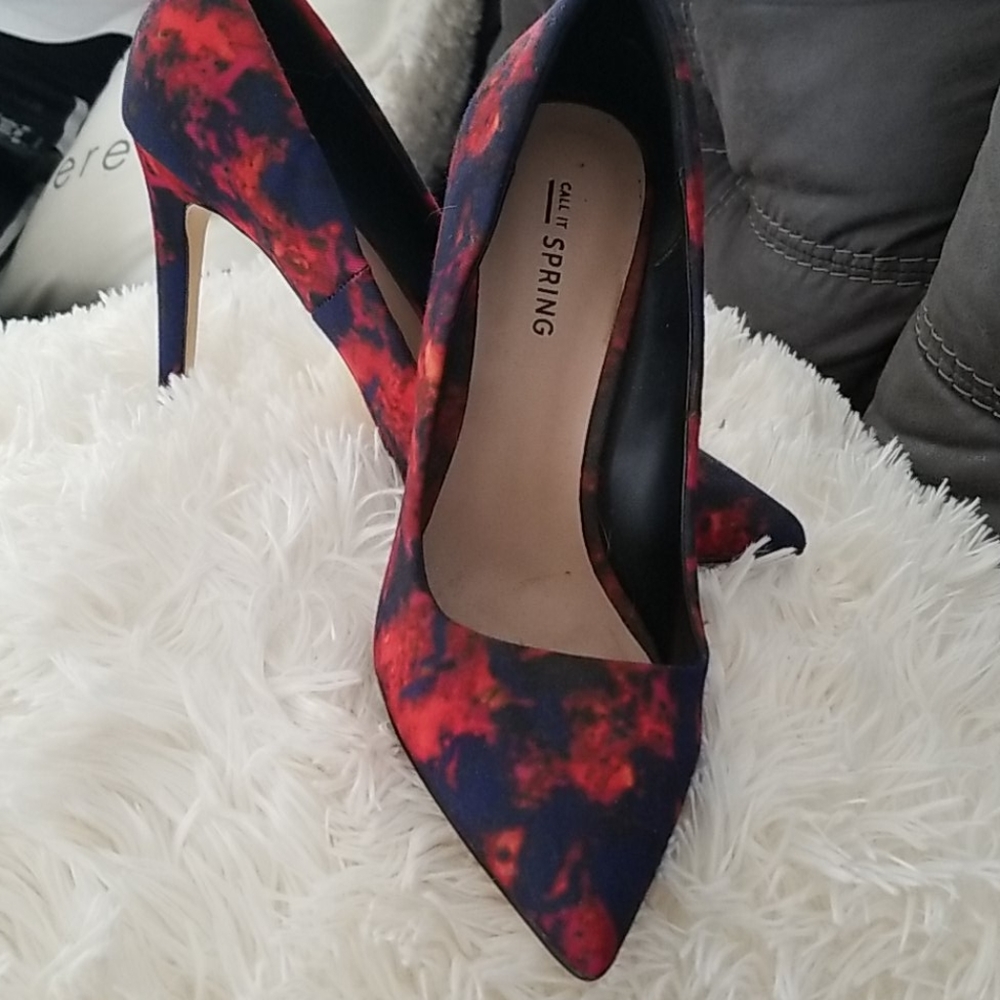 Call it Spring canvas pumps size 6